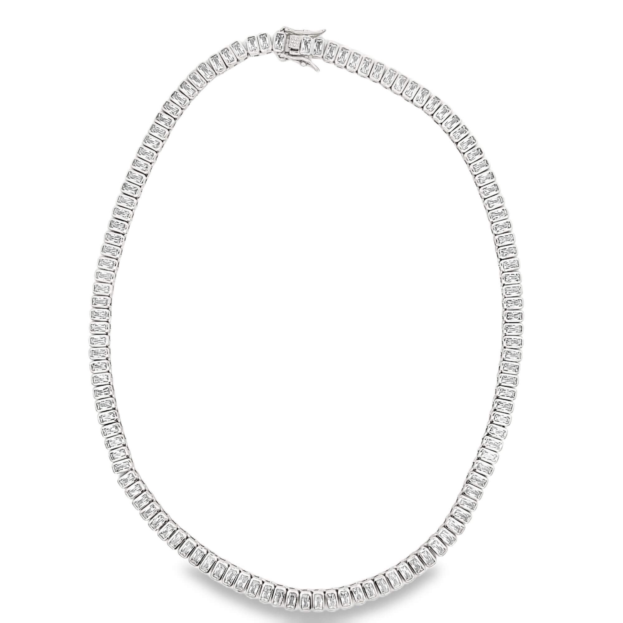 Collier Laura
